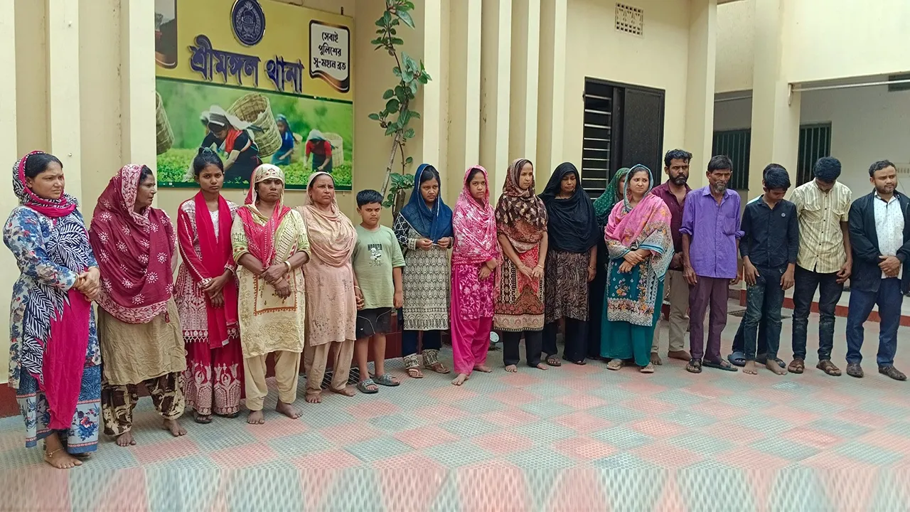 সীমান্তে ২৫ জনকে ঠেলে পাঠাল বিএসএফ