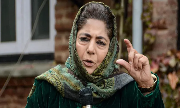 মেহবুবা মুফতিকে ফের গৃহবন্দি করার অভিযোগ