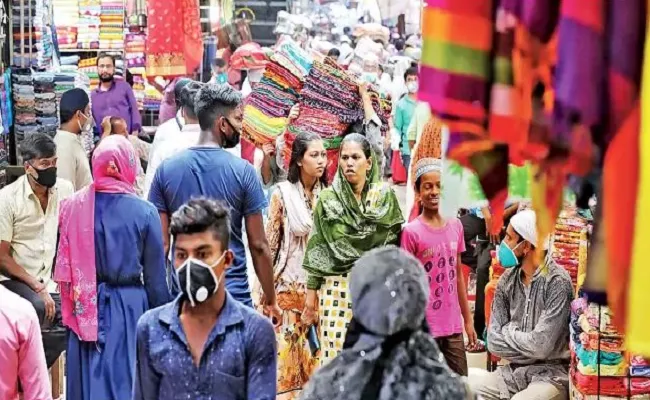 স্বরূপে ফিরছে নিউ মার্কেট