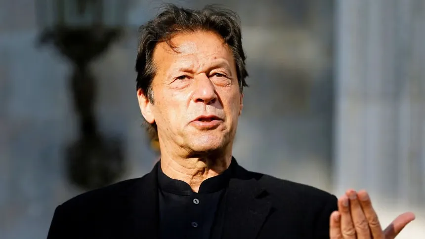 إعطاء إمران خان كفالة في 12 قضية