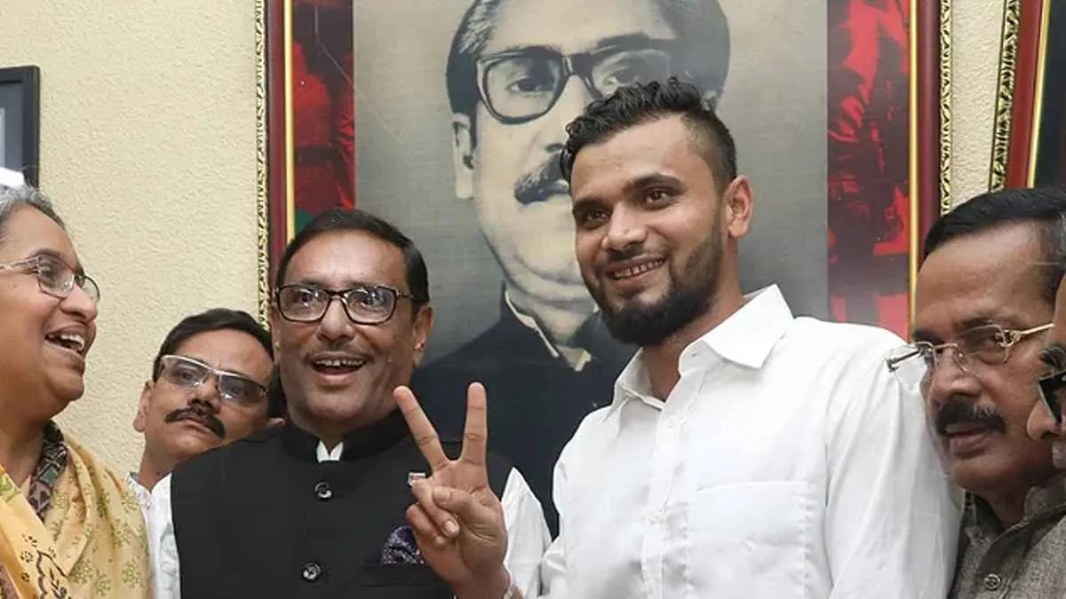 আ.লীগের মনোনয়ন ফরম কিনলেন মাশরাফি