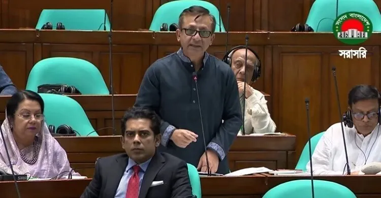 পাঁচ বছরে বাণিজ্য ঘাটতি ৮ বিলিয়ন ডলার বেড়েছে : বাণিজ্যমন্ত্রী