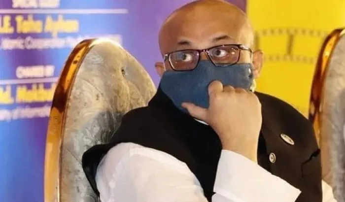 বিতর্ক মাথায় নিয়ে দেশ ছাড়লেন ডা. মুরাদ হাসান