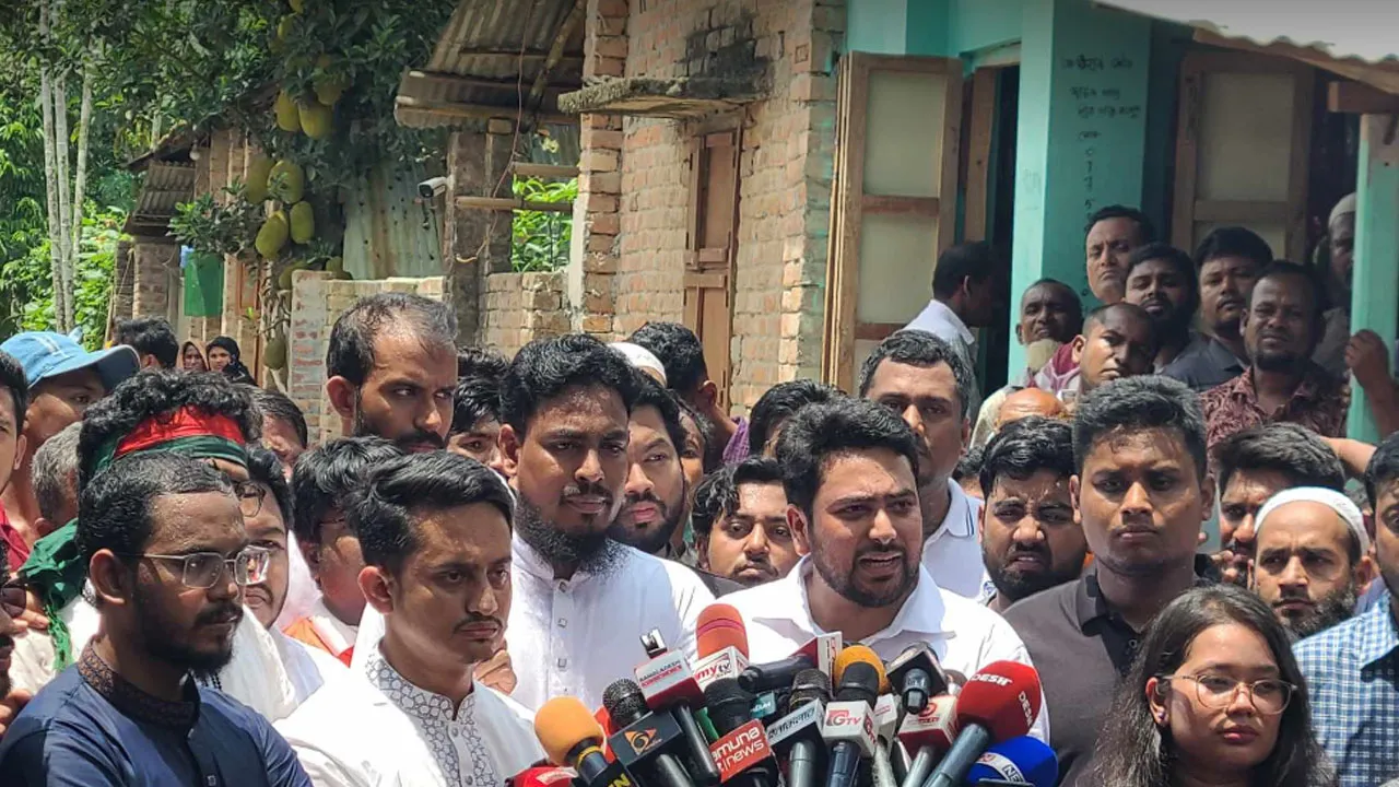 জুলাই ঘোষণাপত্র ও সনদ আমরা আদায় করে ছাড়ব : নাহিদ ইসলাম