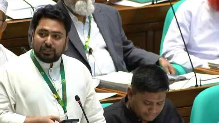 কোনো ফ্যাসিস্ট যেন সংসদে বক্তব্য দিতে না পারে: নাহিদ ইসলাম