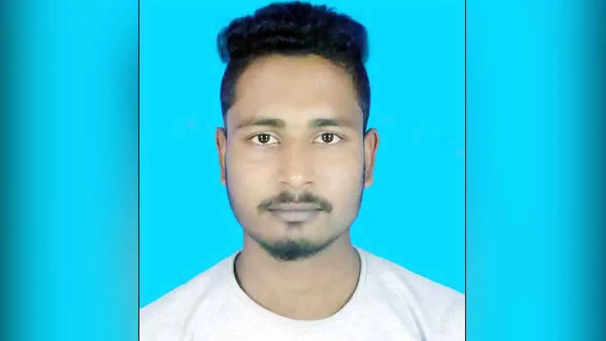 নওগাঁয় নিজ ঘর থেকে যুবকের ঝুলন্ত মরদেহ উদ্ধার