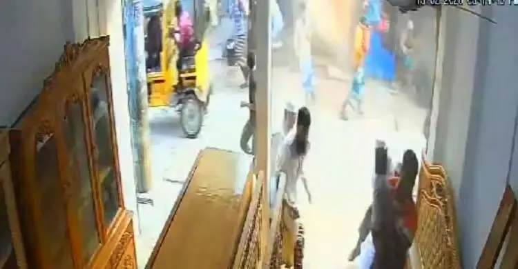 নারায়ণগঞ্জে সেলুনে বিস্ফোরণে শিশুসহ দগ্ধ ৫