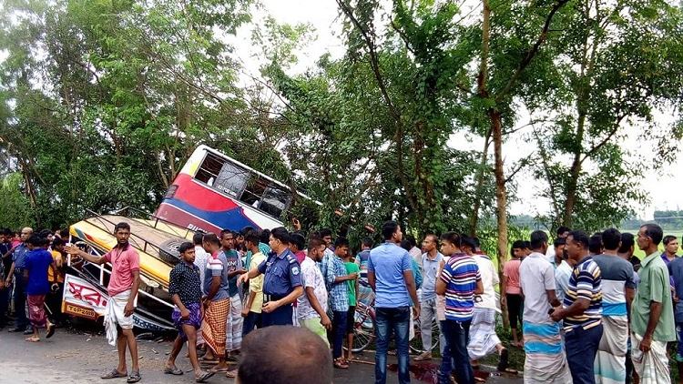 Seven people killed in Natore road accident