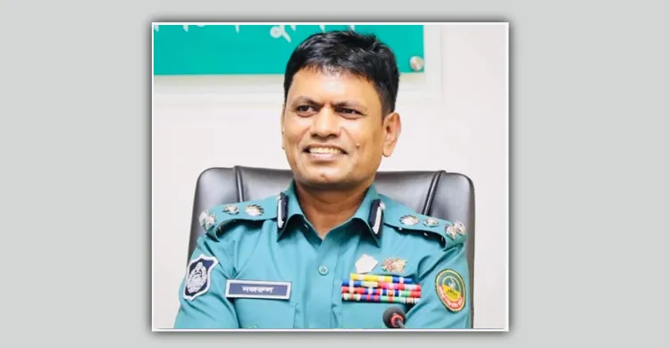 ডিআইজি মোল্যা নজরুলসহ পুলিশের ঊর্ধ্বতন ৩০ কর্মকর্তাকে বদলি