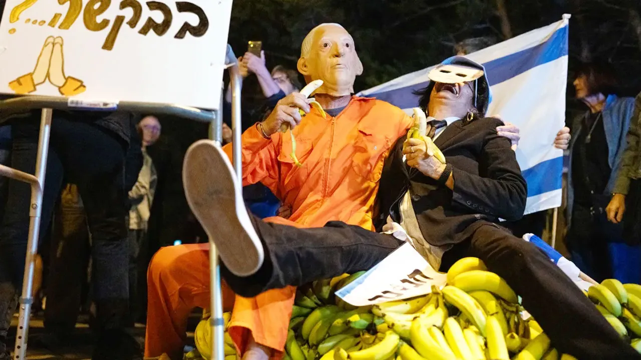 ক্ষমা চাইলেন নেতানিয়াহু, ইসরায়েলে ব্যাপক বিক্ষোভ