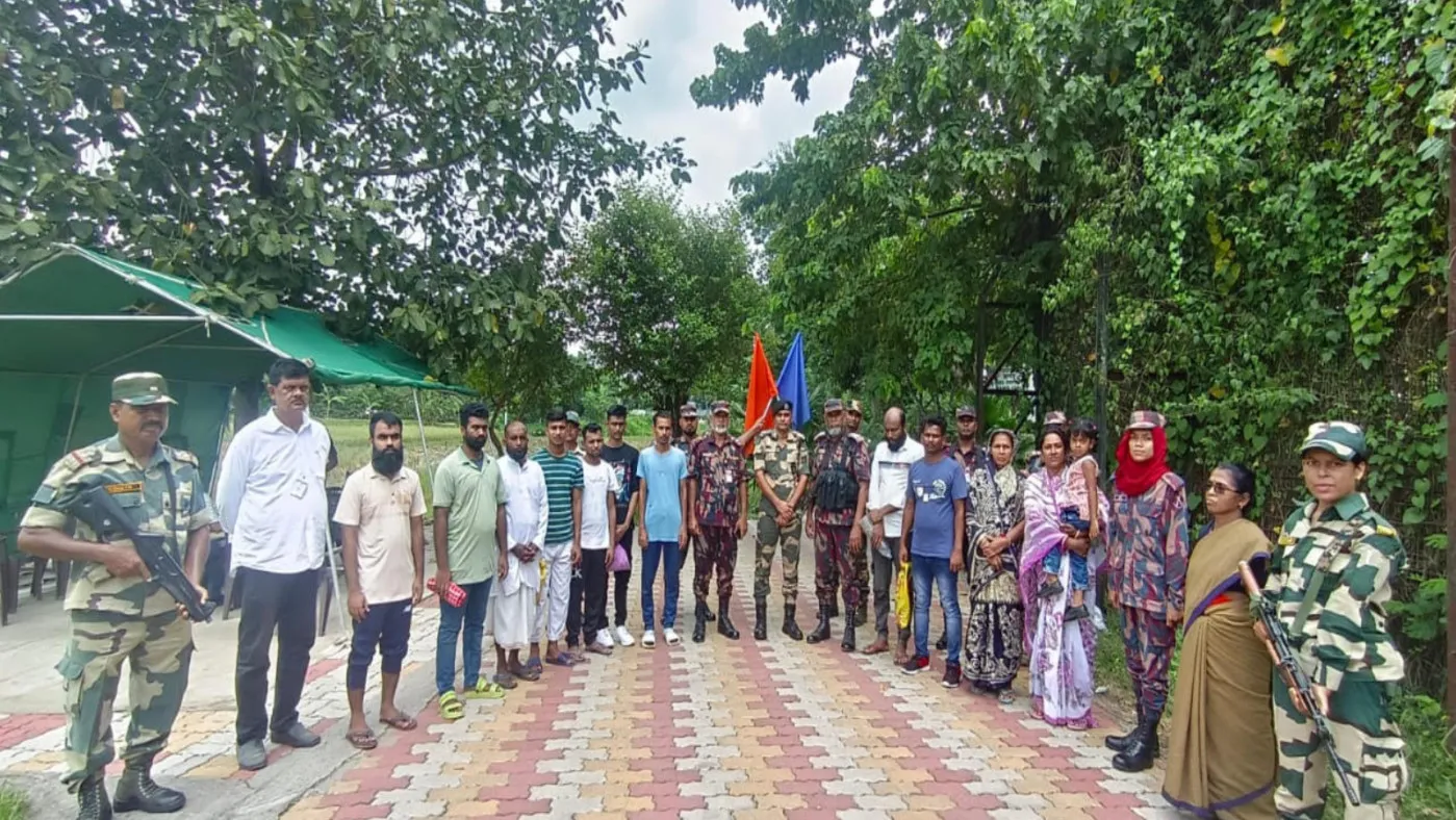 ভারতে আটক ১২ বাংলাদেশিকে ফেরত দিয়েছে বিএসএফ