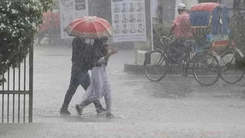ঢাকায় রাতভর বৃষ্টি, চলবে আজও