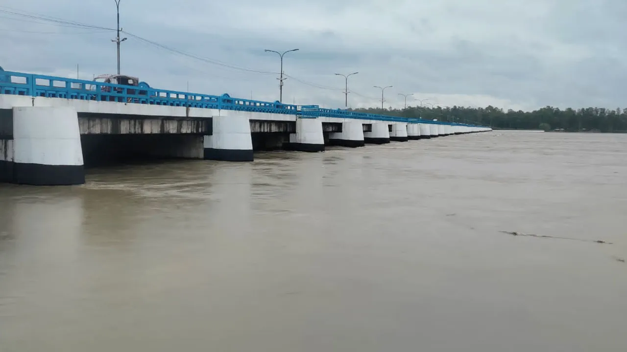 বিপৎসীমার ওপরে তিস্তার পানি, সতর্কতায় মাইকিং