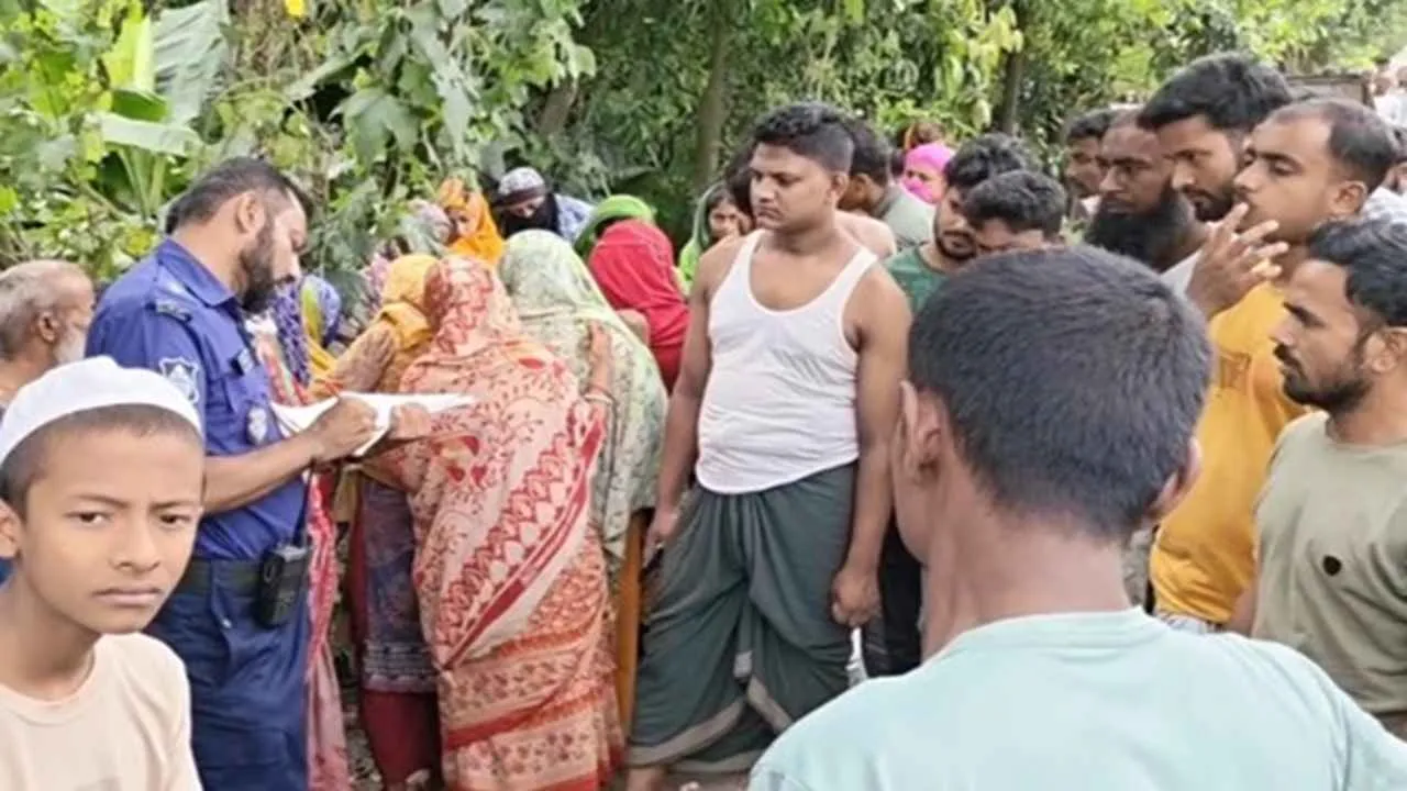নরসিংদীতে অটোরিকশা-কাভার্ডভ্যান সংঘর্ষে নিহত ২