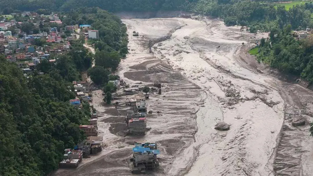 নেপালে বন্যায় নিহতের সংখ্যা বেড়ে ১১২৭