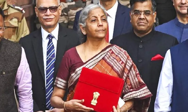 ‘আত্মনির্ভর ভারত’ গড়ার বাজেট ঘোষণা