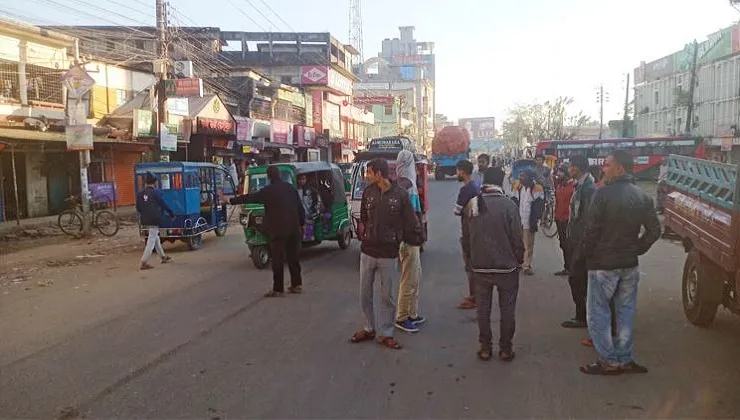 সুনামগঞ্জে অনির্দিষ্টকালের বাস ধর্মঘটে ভোগান্তিতে যাত্রীরা