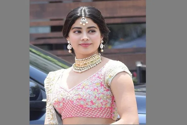 জাহ্নবী কাপুরের দক্ষিণে যাত্রা