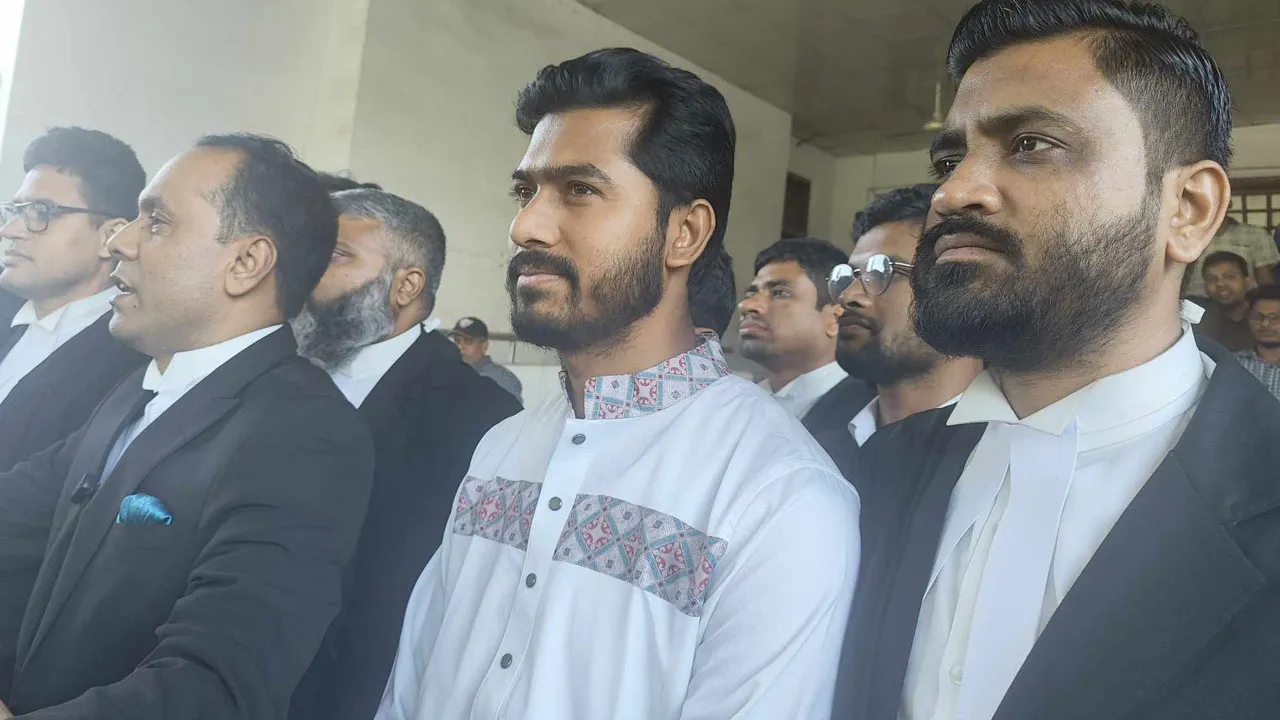 ভবিষ্যতে আদালত অবমাননাকর বক্তব্য দেব না : হাইকোর্টে ভিপি নূর