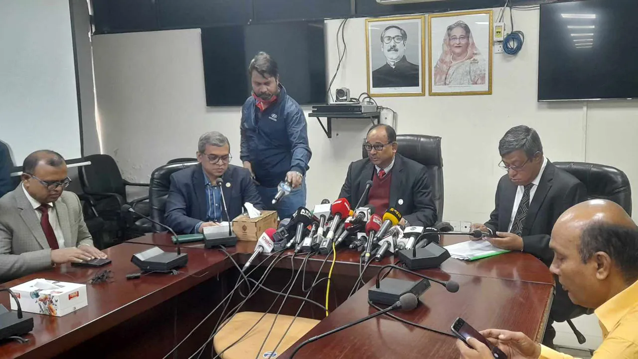 নাশকতা করে ট্রেনে যাত্রী চলাচল বিঘ্নিতের অপচেষ্টা চলছে: রেলমন্ত্রী