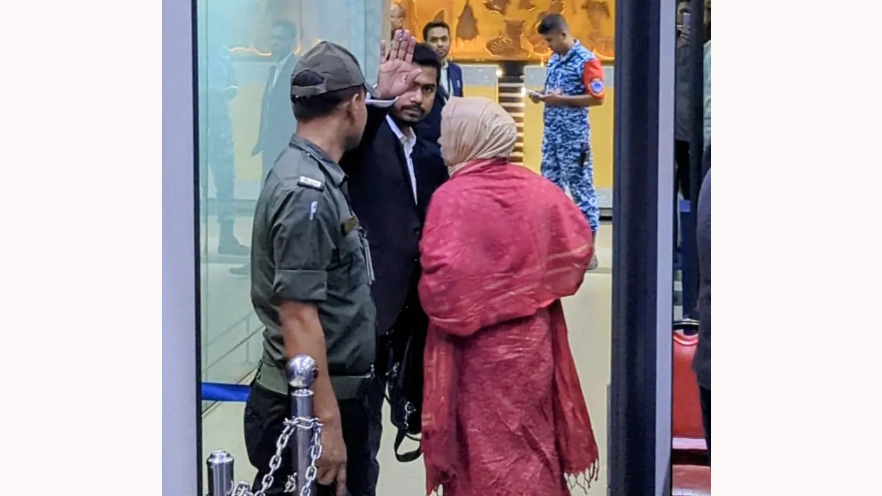 চিকিৎসার জন্য সিঙ্গাপুর গেলেন নুরুল হক নুর