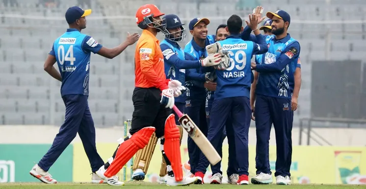 ১১৩ রানেই থামলো খুলনা টাইগার্স