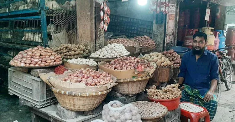 কেজিতে পেঁয়াজের দাম বেড়েছে ১৫ টাকা