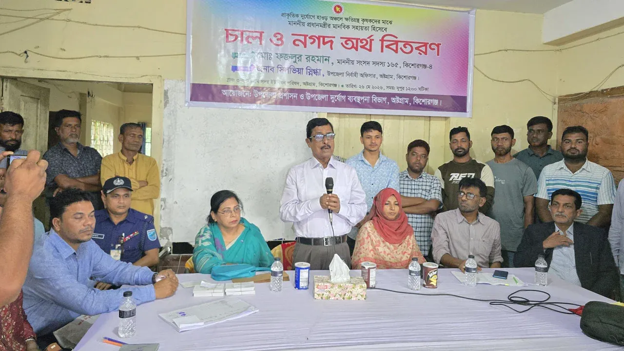 ক্ষতিগ্রস্ত কৃষকদের তালিকা নিয়ে স্বজনপ্রীতির অভিযোগ