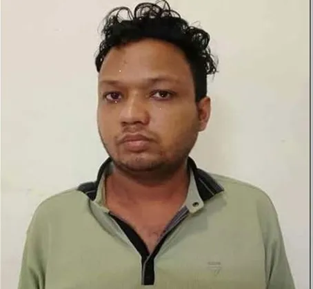 ওয়্যারলেস বার্তা ফাঁসকারী কনস্টেবল অভিক দাস গ্রেফতার