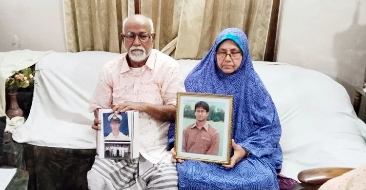 জিম্মি নাবিকদের স্মৃতি কাঁদাচ্ছে স্বজনদের
