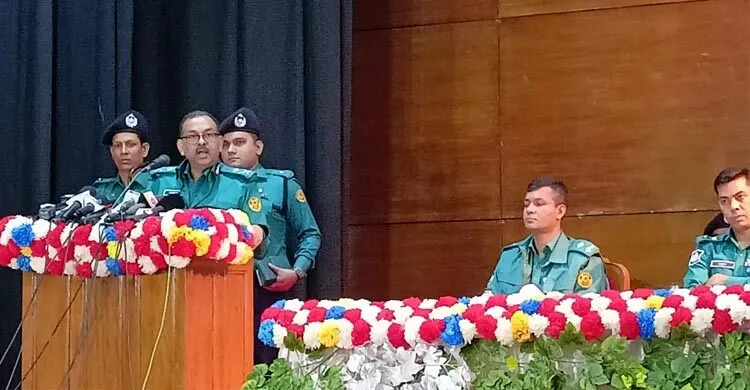 চাঁদাবাজদের তালিকা তৈরি, শুরু হবে অভিযান: ডিএমপি কমিশনার