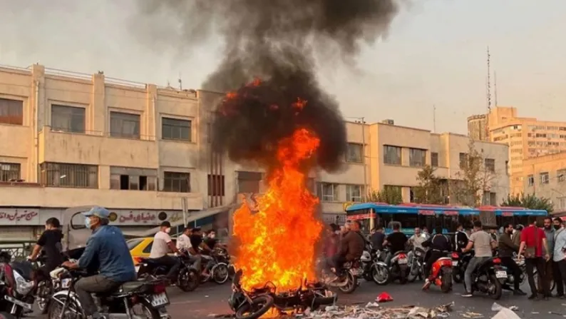 ইসরাইলকে সহযোগিতার দায়ে ৪ জনের মৃত্যুদণ্ড দিল ইরান