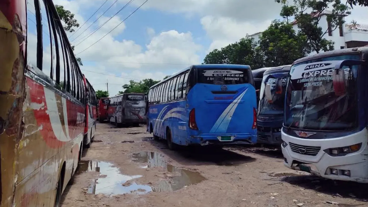 ধর্মঘট প্রত্যাহার, পাবনা-ঢাকা রুটে বাস চলাচল শুরু