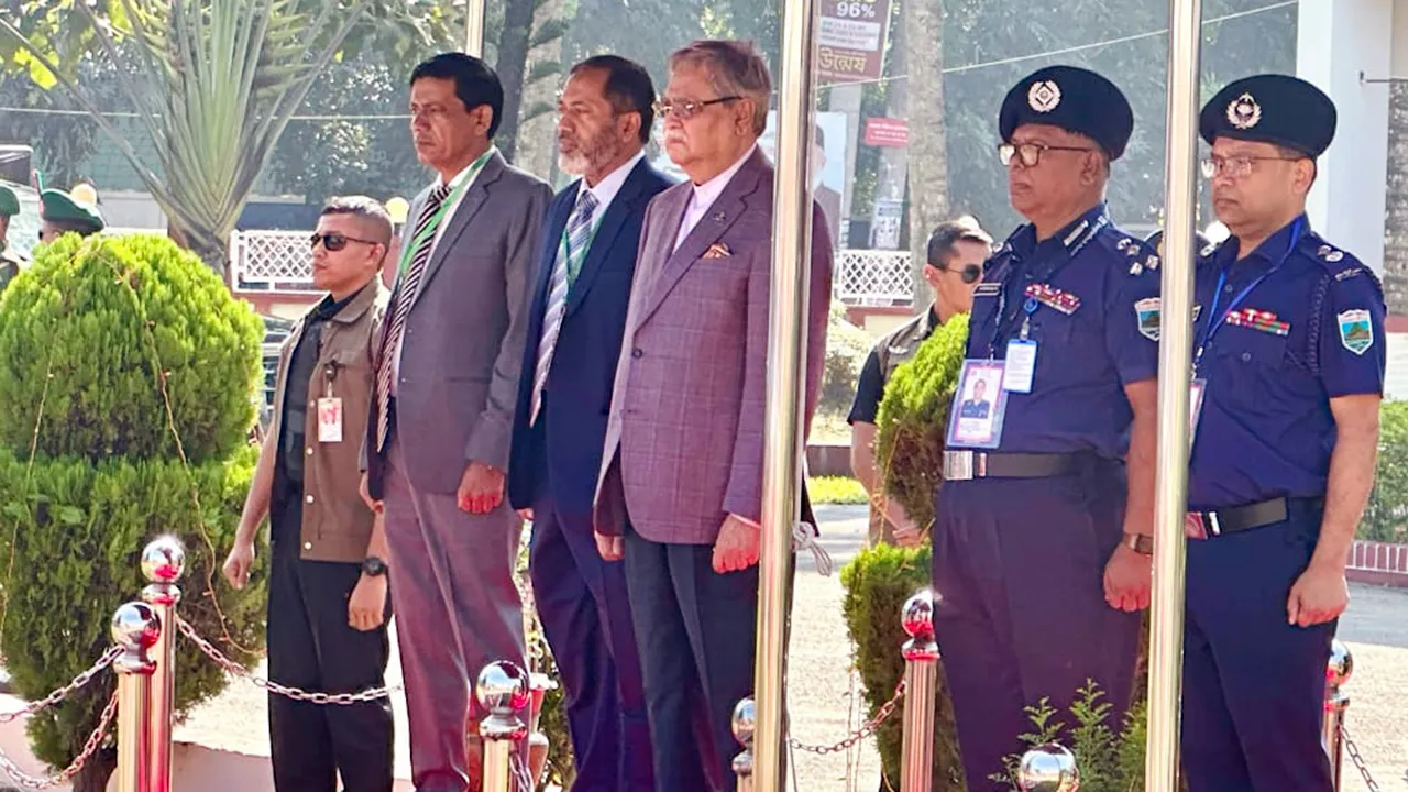 দুই দিনের সফরে পাবনায় পৌঁছেছেন রাষ্ট্রপতি