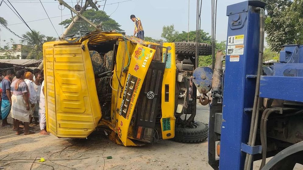 pabna-accident-68fd9253b7de4