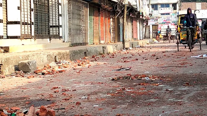মসজিদের মাইকে ঘোষণা দিয়ে ছাত্রদলের দু’গ্রুপের সংঘর্ষ, নিয়ন্ত্রণে সেনাবাহিনী