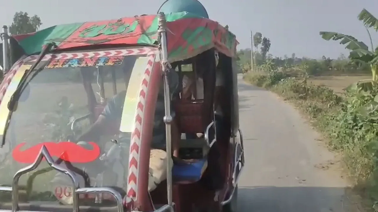 নওগাঁয় শেখ হাসিনা আসবে বলে মাইকিং