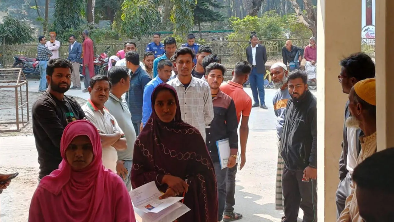 জাতীয় সংগীত লিখতে না পারায় ৩৮ প্রার্থীর কেউই উত্তীর্ণ নন