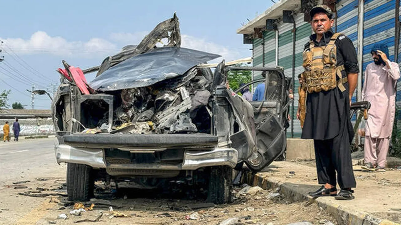 পাকিস্তানে অতর্কিত হামলায় পাঁচ পুলিশ নিহত