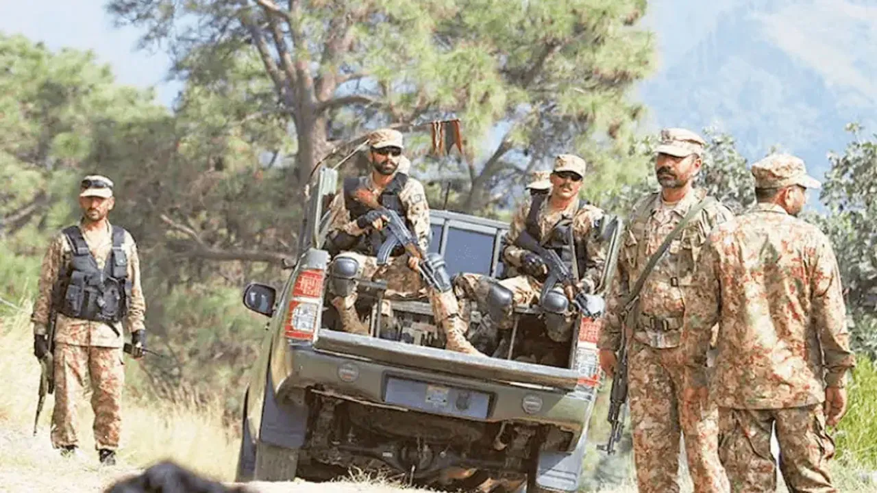 পাকিস্তানের খাইবার পাখতুনখোয়ায় সেনা অভিযান, ১৩ সন্ত্রাসী নিহত