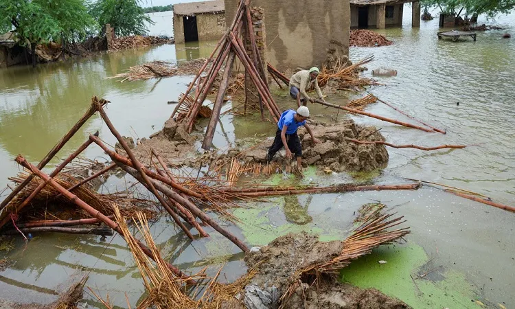 Pakistan declares emergency