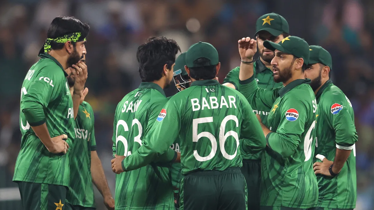 বাঁচা-মরার ম্যাচে পাকিস্তানের একাদশ সাজিয়ে দিলেন আমির-ডু প্লেসিরা