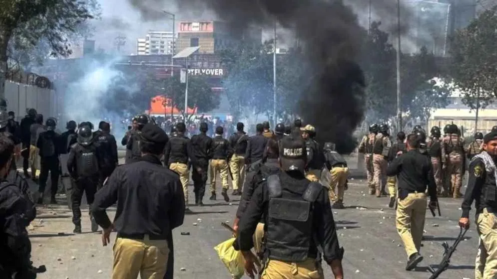 পাকিস্তানে ভিসা কার্যক্রম স্থগিত করল যুক্তরাষ্ট্র