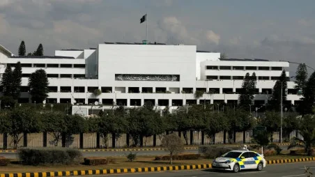 pakistans_parliament_building_copy