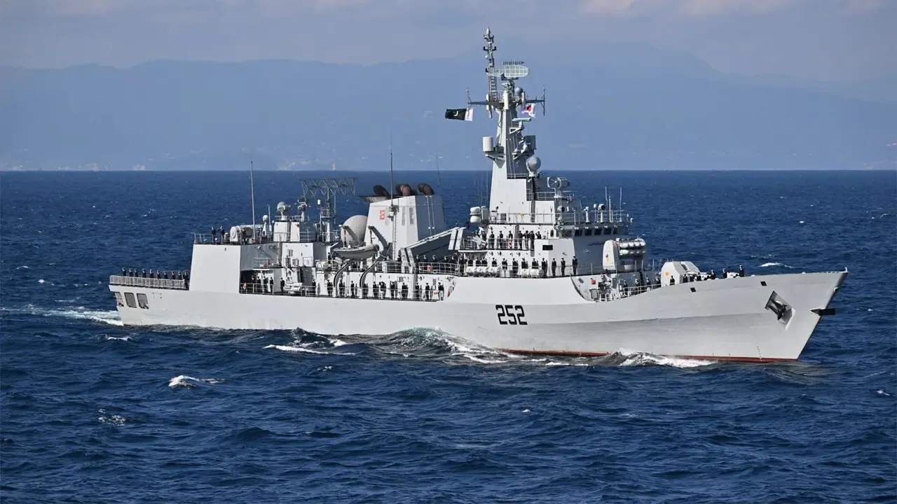 বাংলাদেশিসহ ১৮ নাবিককে উদ্ধার পাকিস্তানের নৌবাহিনীর