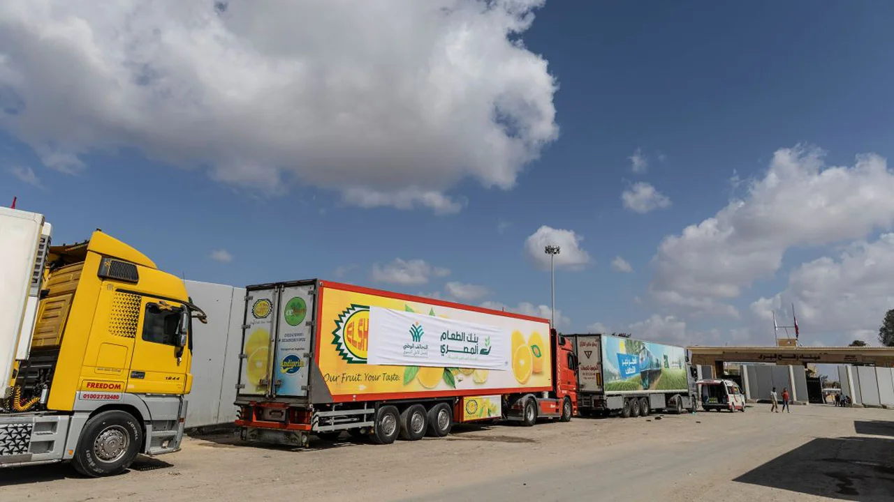 palestine-aid-convoy-20231022185840