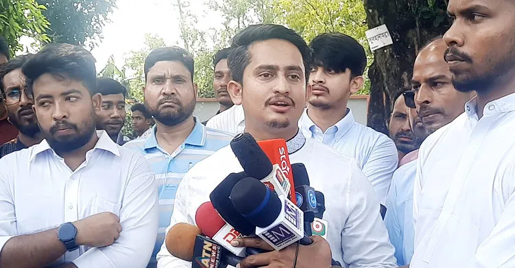 নির্বাচনের আগেই কমিশনের নিরপেক্ষতা প্রশ্নবিদ্ধ