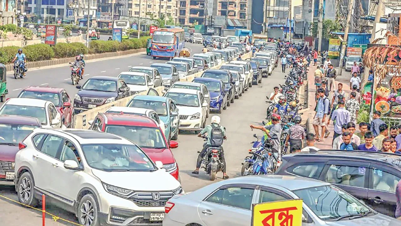 জ্বালানি তেলের দাম বাড়বে কি না, জানা যাবে আজ