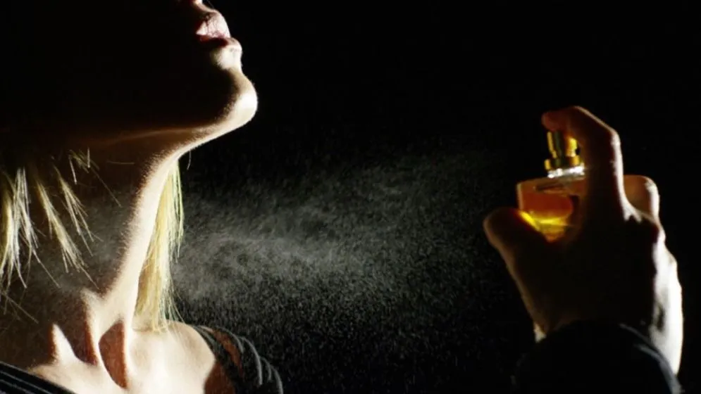 গলায় পারফিউম দিয়ে রোগ ডেকে আনছেন না তো, যা বলছেন চিকিৎসক