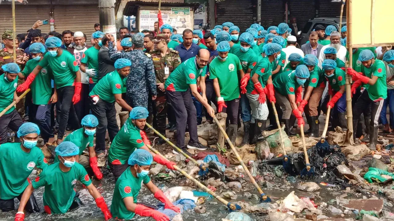 ১২শ স্বেচ্ছাসেবী নিয়ে প্যারিস খালে অভিযান শুরু
